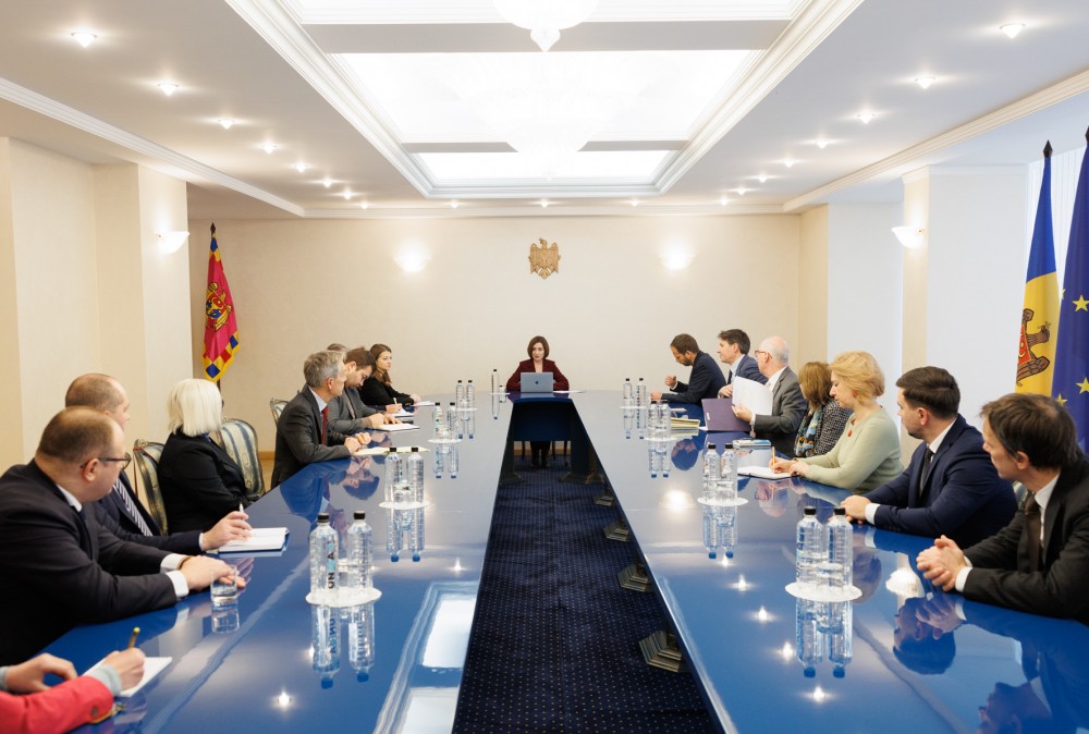 Maia Sandu a avut o întrevedere cu membrii Comisiei pentru evaluare externă extraordinară a Curții Supreme de Justiție